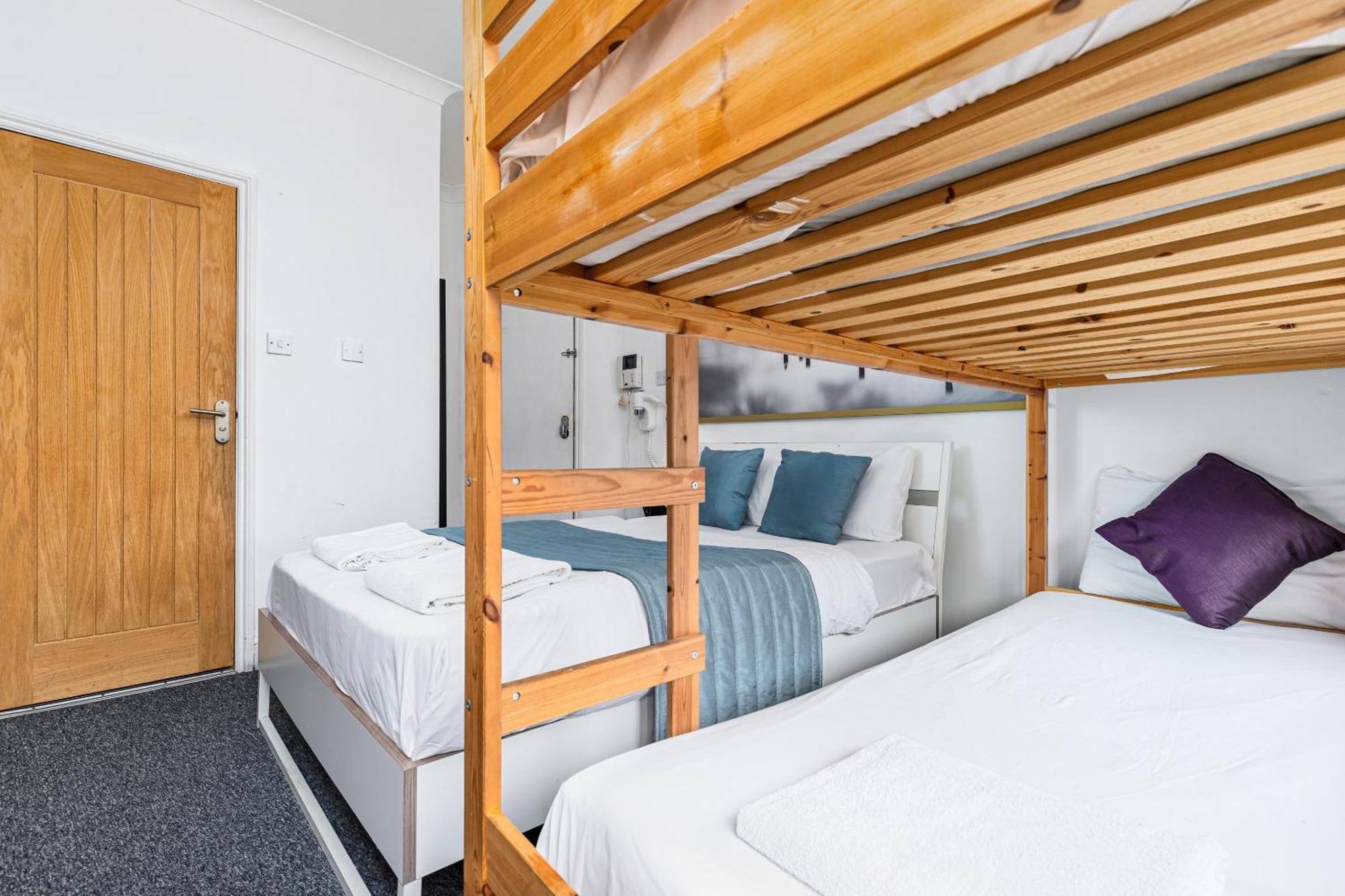 Ryam Suites Londra Camera foto