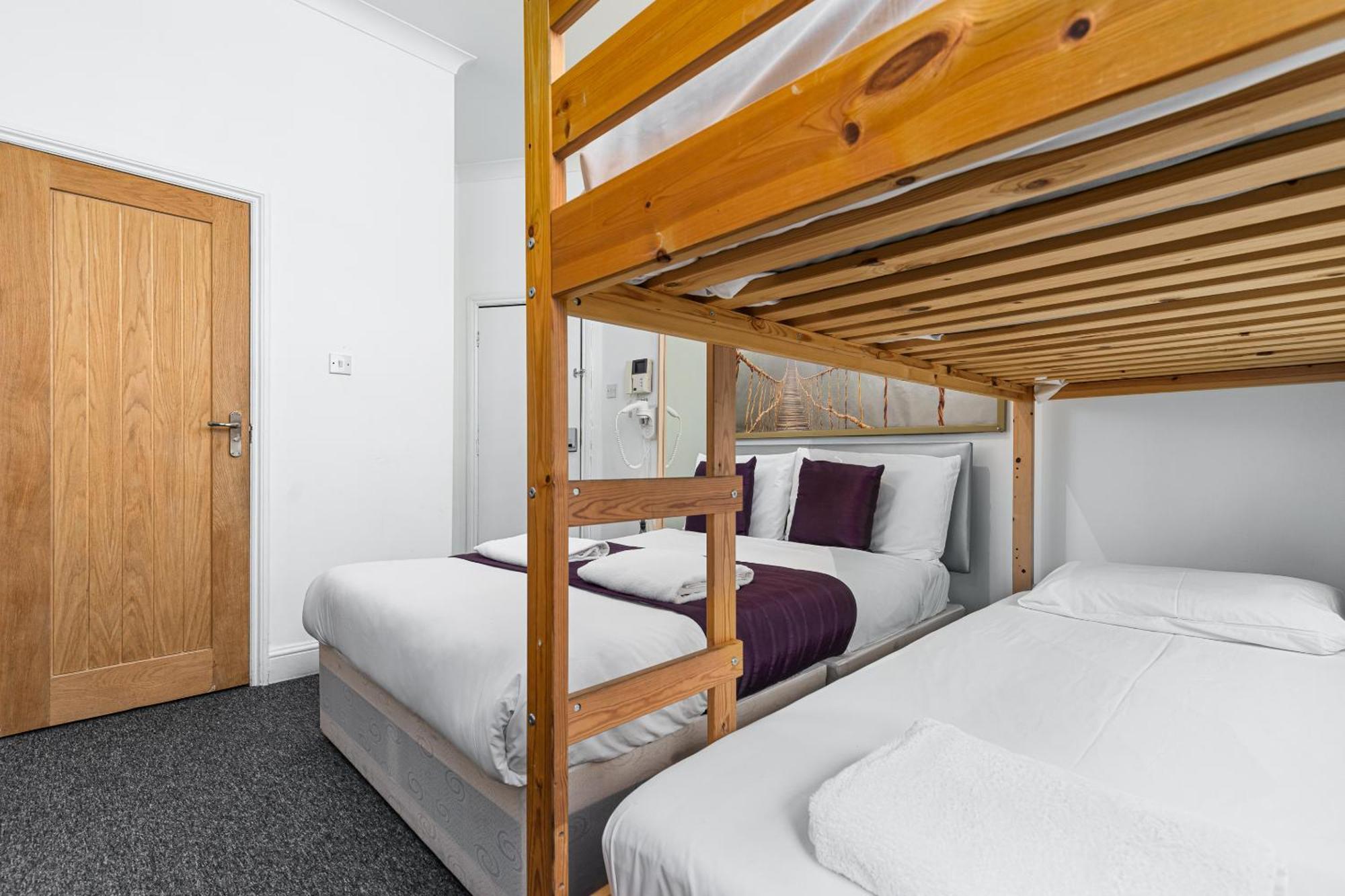 Ryam Suites Londra Camera foto