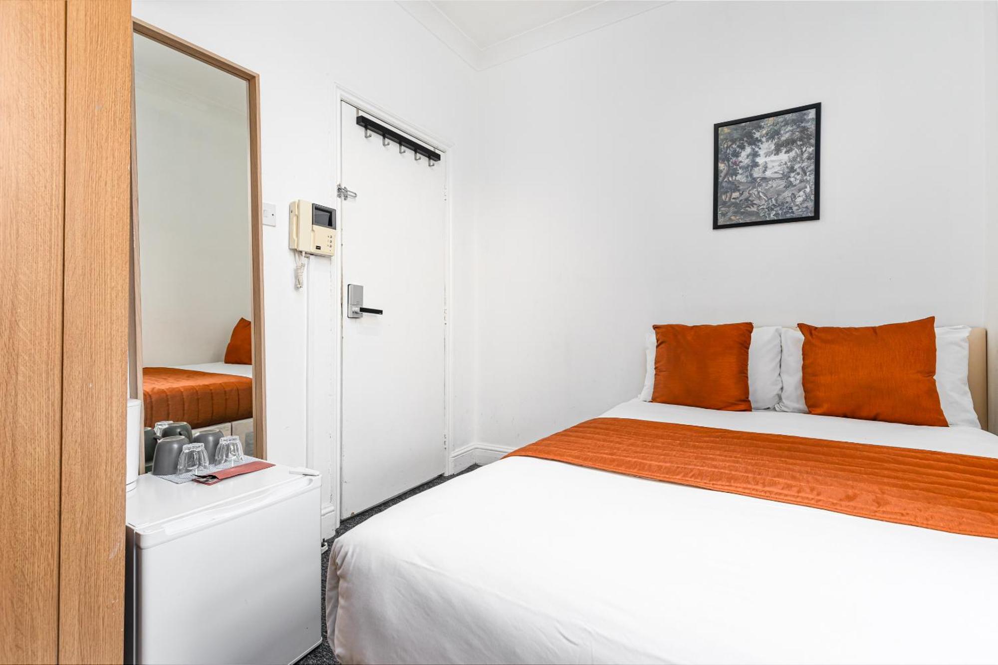 Ryam Suites Londra Camera foto