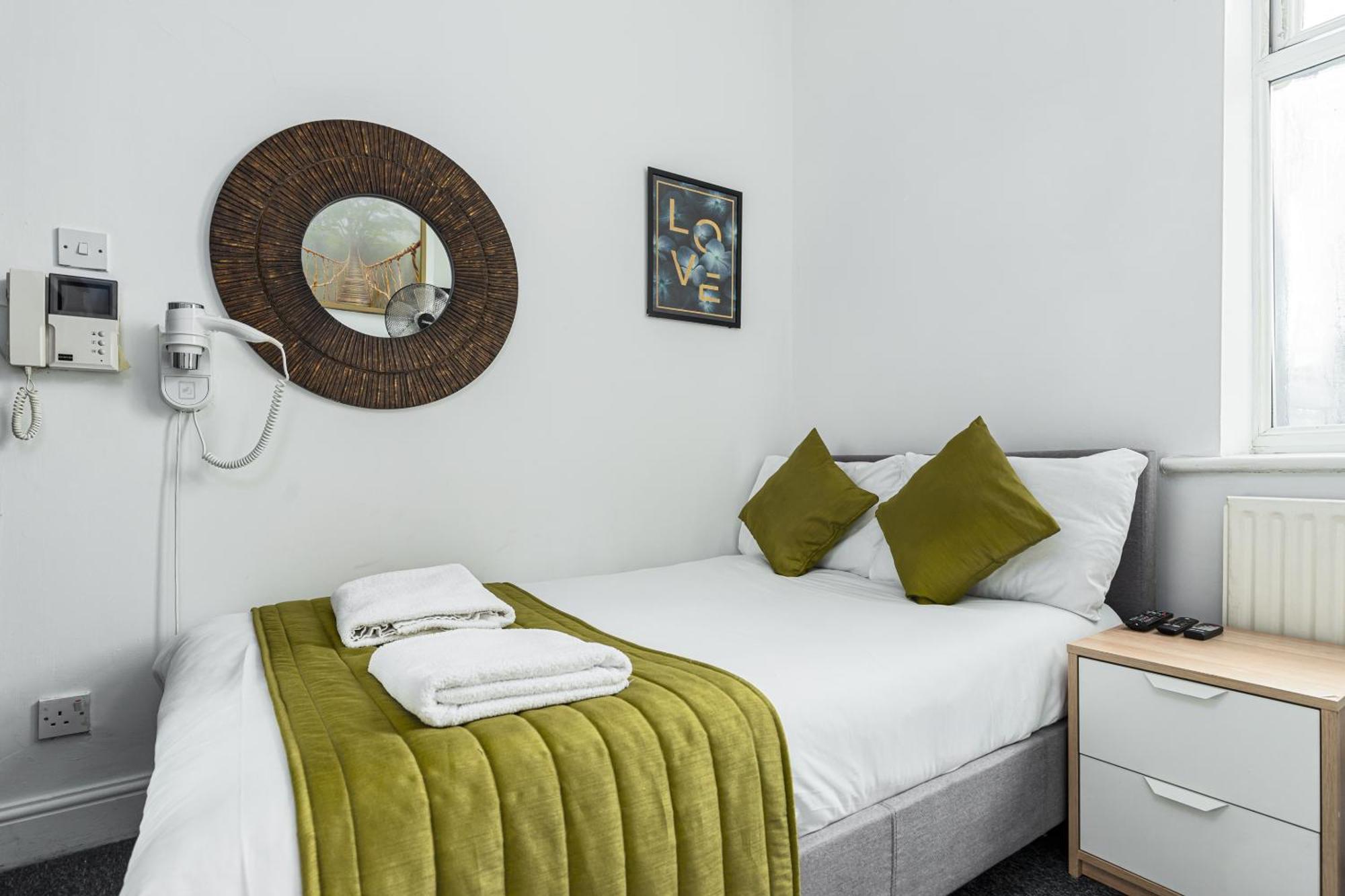 Ryam Suites Londra Camera foto